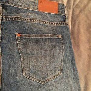 Tapered boyfriend jean